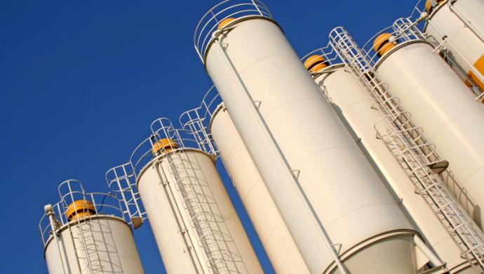 Bulk products level measurement in silos